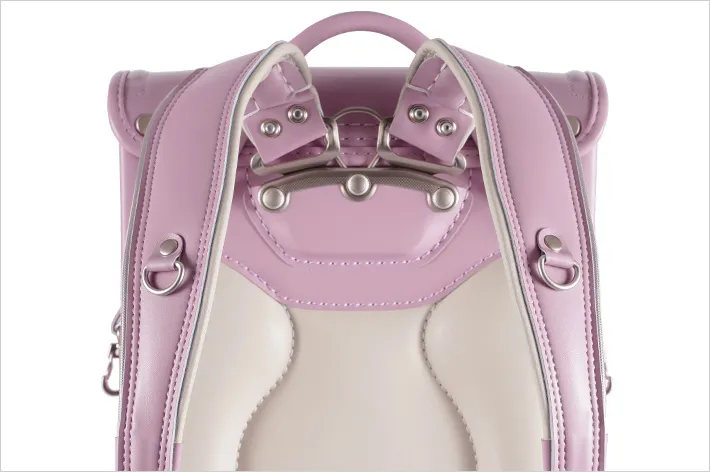 肩を包み込んでフィット らくふわベルトで負担を軽減