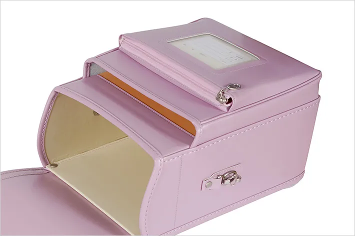 大満足の収納力！たっぷり入る13.5?マチの大容量モデル