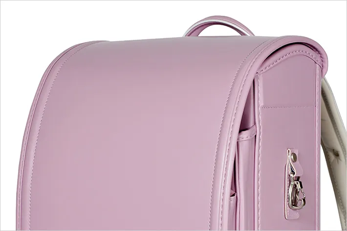 自然な風合いのクラリーノエフ素材