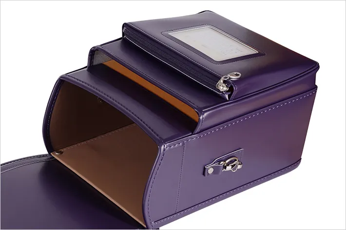 大満足の収納力！たっぷり入る13.5?マチの大容量モデル