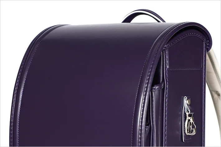 自然な風合いのクラリーノエフ素材